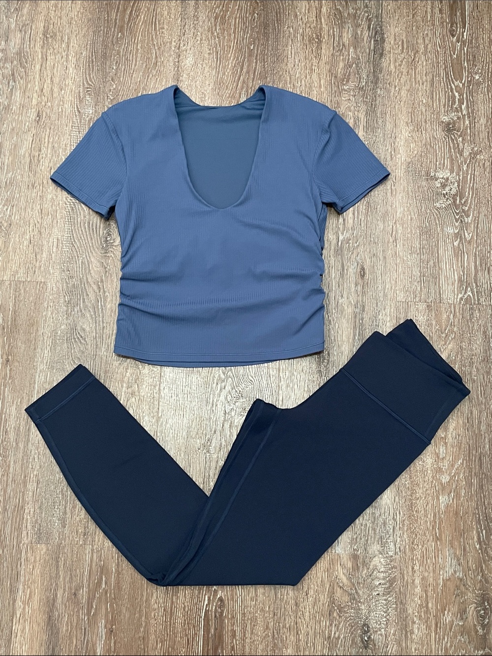 Like New Lululemon Blue Twill/Navy Set. Size 4
